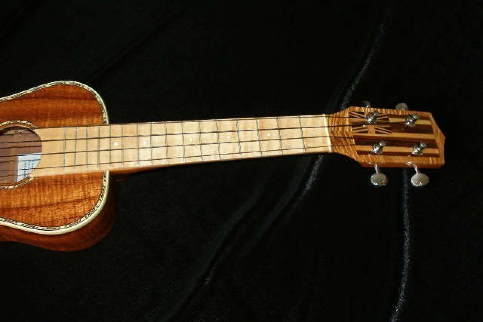 Ukulele Friend » Custom Les Rietfors Ukulele
