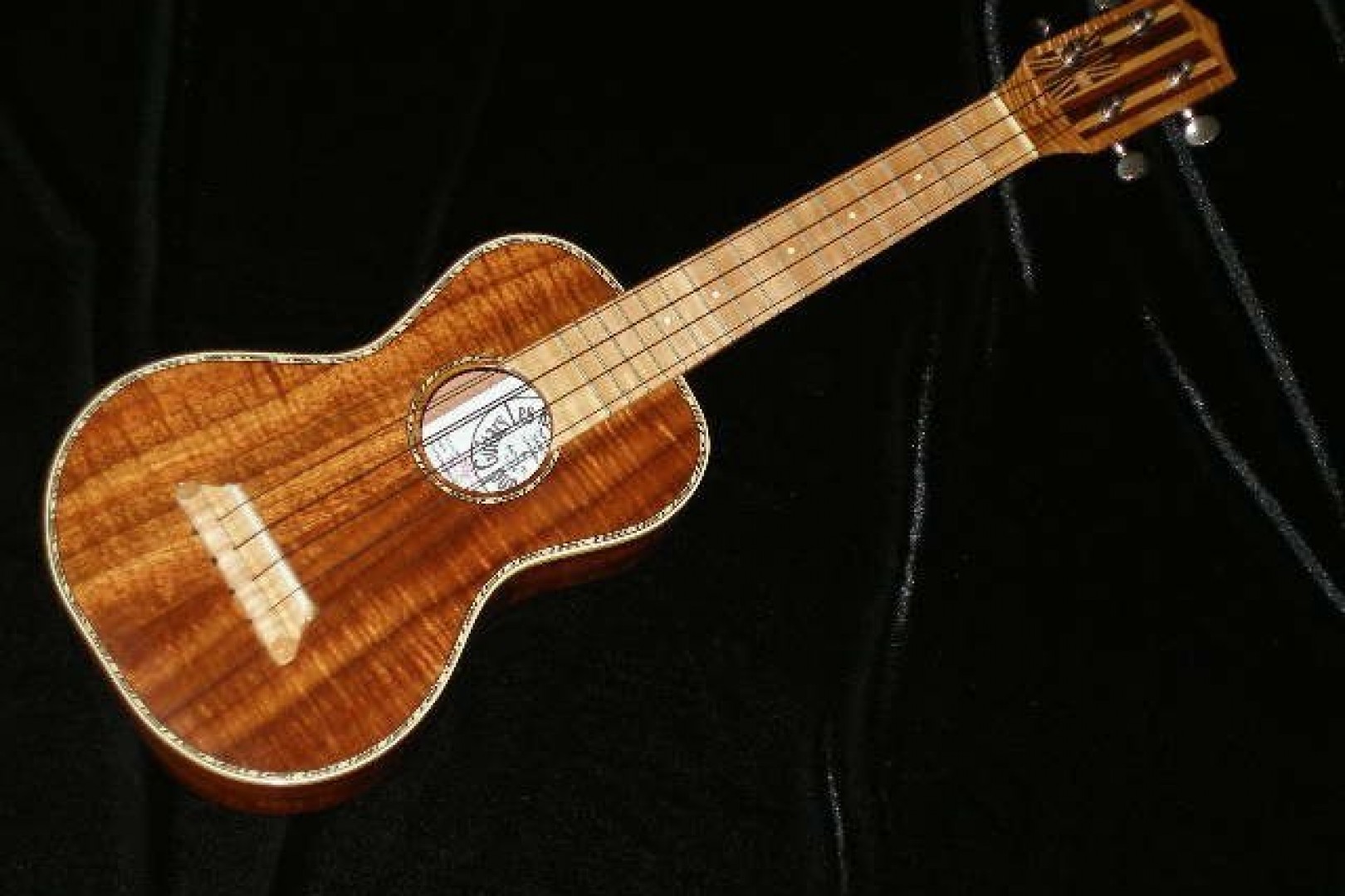 Ukulele Friend » Custom Les Rietfors Ukulele